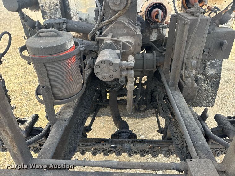 image for item DW3404 2006 International 7400 oil distributor truck