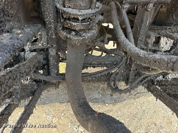 image for item DW3404 2006 International 7400 oil distributor truck