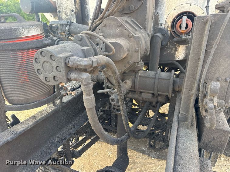 image for item DW3404 2006 International 7400 oil distributor truck