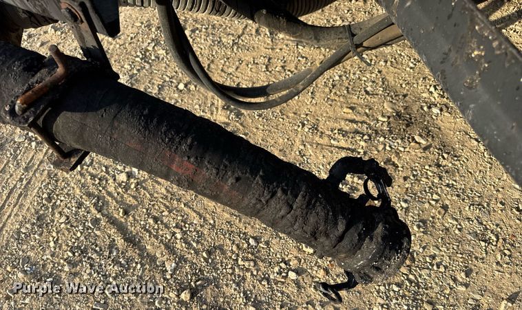 image for item DW3404 2006 International 7400 oil distributor truck