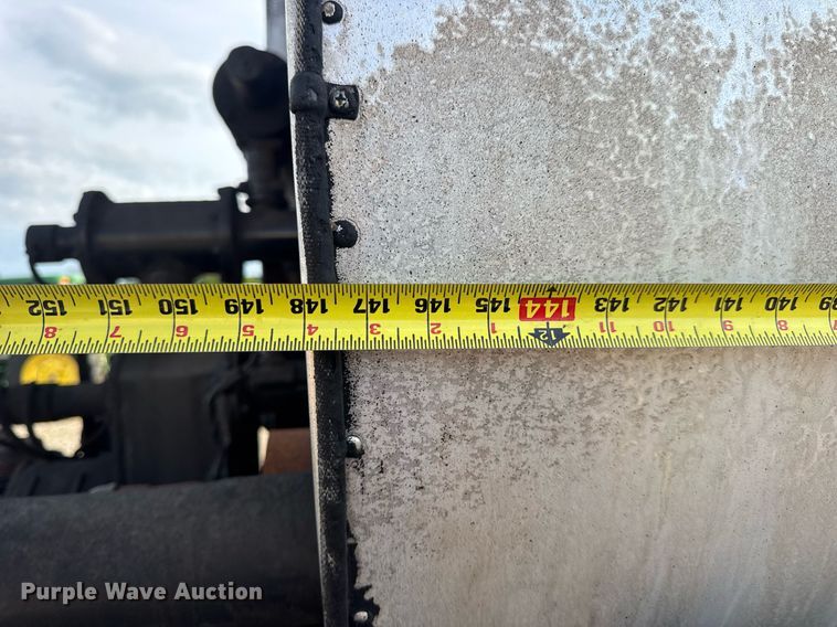 image for item DW3404 2006 International 7400 oil distributor truck