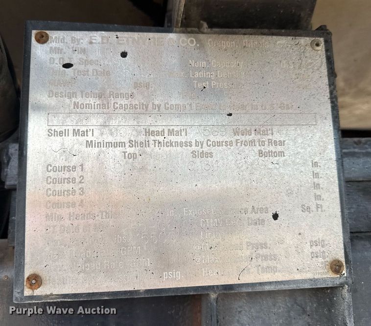 image for item DW3404 2006 International 7400 oil distributor truck