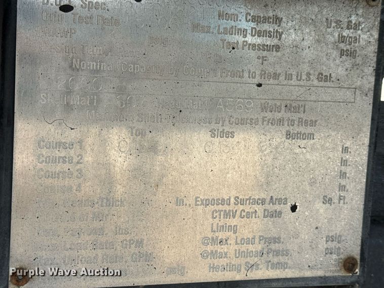 image for item DW3404 2006 International 7400 oil distributor truck