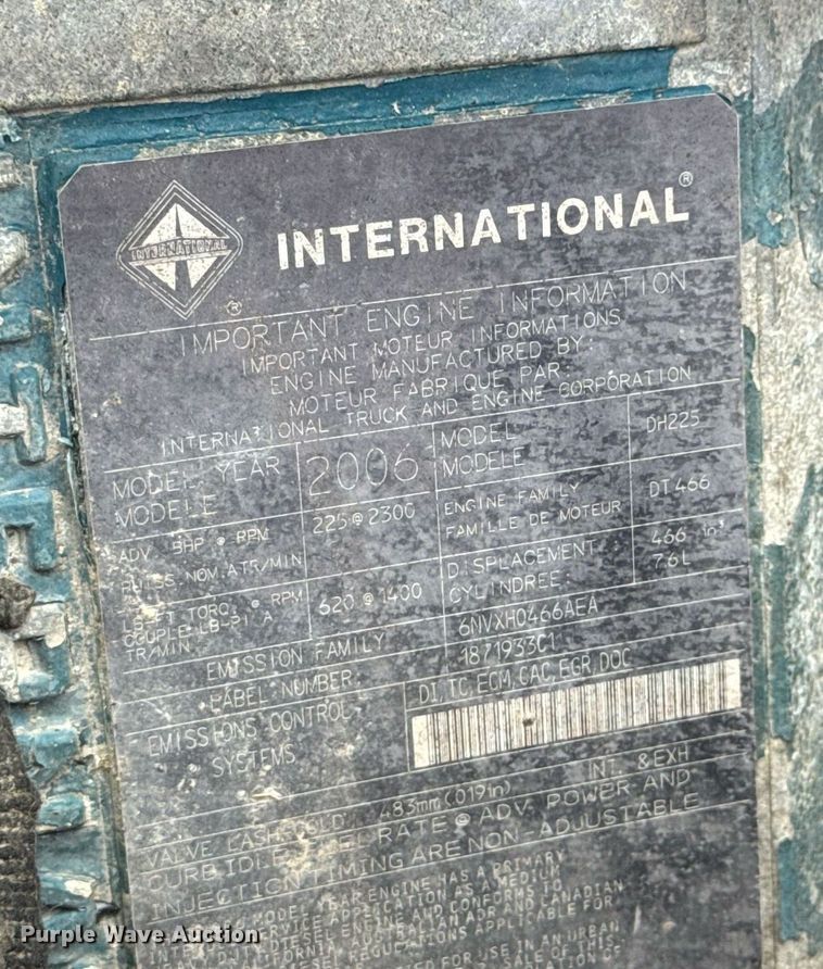 image for item DW3404 2006 International 7400 oil distributor truck