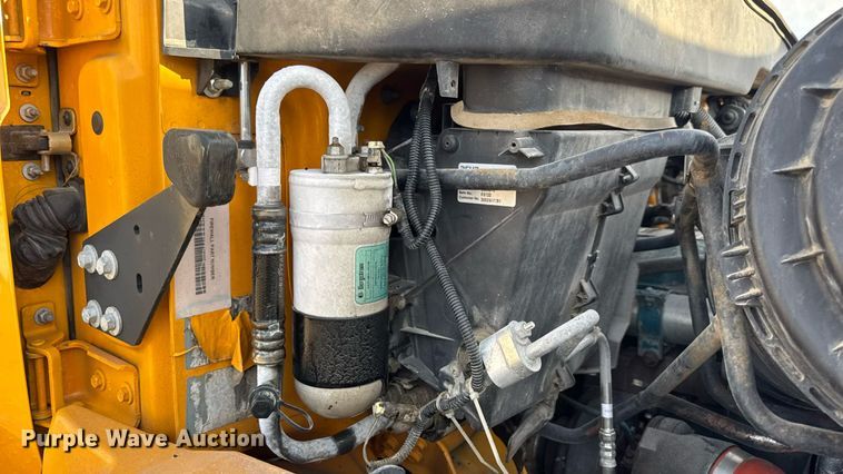 image for item DW3404 2006 International 7400 oil distributor truck