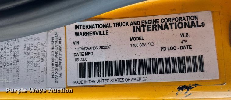 image for item DW3404 2006 International 7400 oil distributor truck