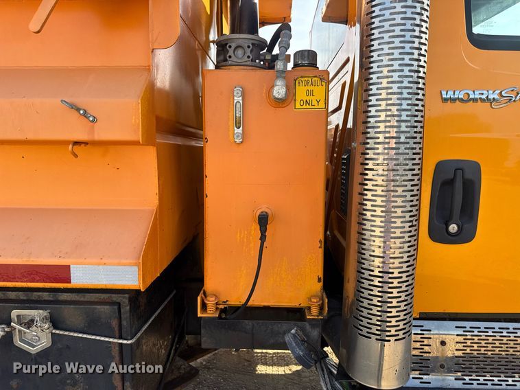 image for item DW3405 2009 International WorkStar 7500 dump truck