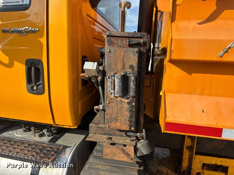 image for item DW3405 2009 International WorkStar 7500 dump truck