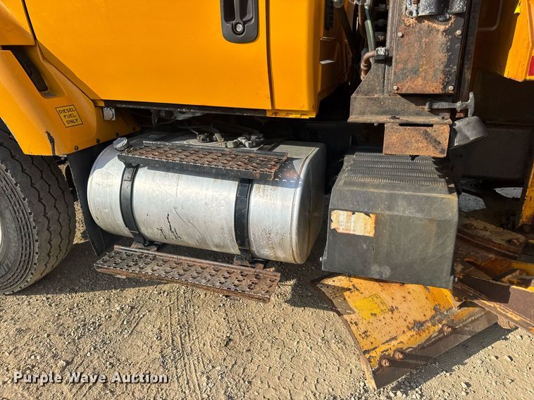 image for item DW3405 2009 International WorkStar 7500 dump truck