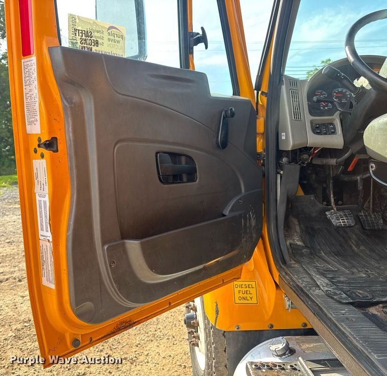 image for item DW3405 2009 International WorkStar 7500 dump truck