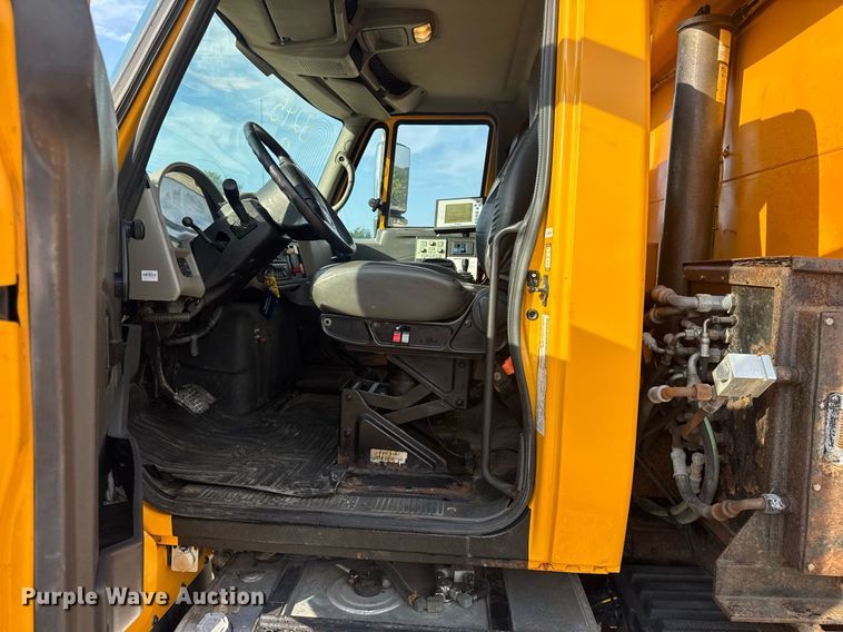 image for item DW3405 2009 International WorkStar 7500 dump truck