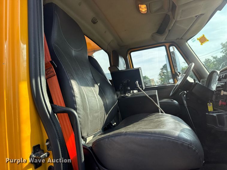 image for item DW3405 2009 International WorkStar 7500 dump truck