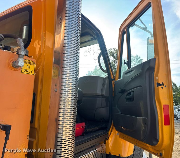 image for item DW3405 2009 International WorkStar 7500 dump truck