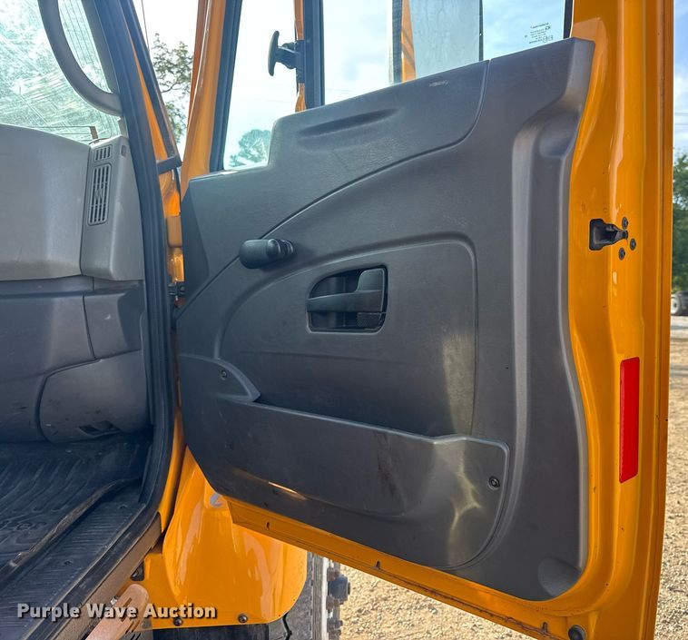 image for item DW3405 2009 International WorkStar 7500 dump truck