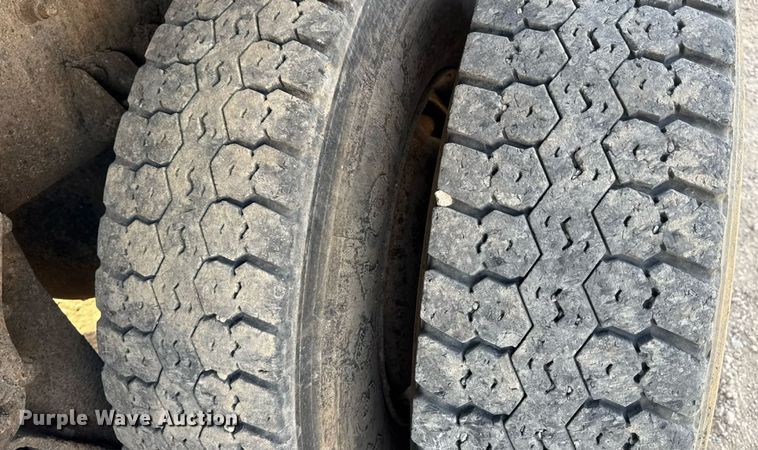 image for item DW3405 2009 International WorkStar 7500 dump truck