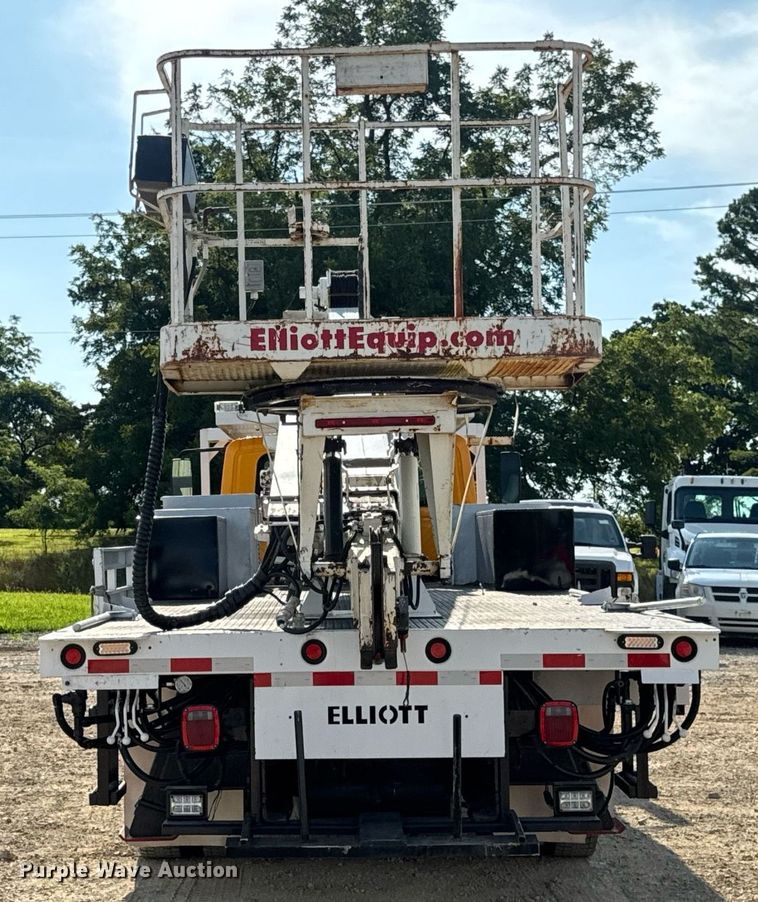 image for item DW3407 2006 International 4300 forestry bucket truck