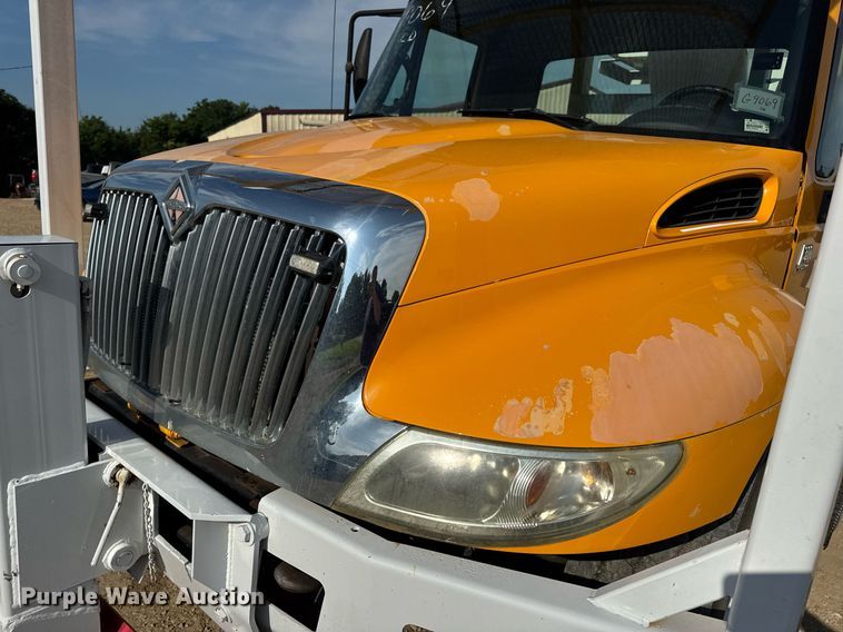 image for item DW3407 2006 International 4300 forestry bucket truck