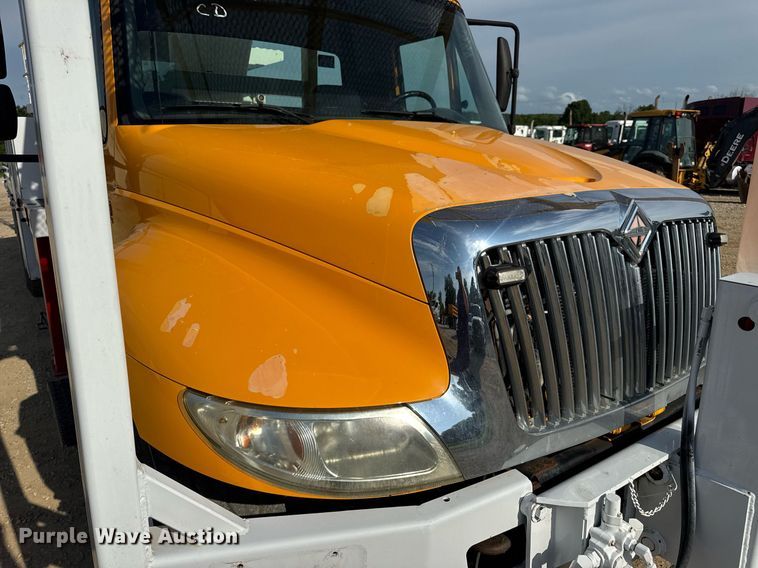 image for item DW3407 2006 International 4300 forestry bucket truck