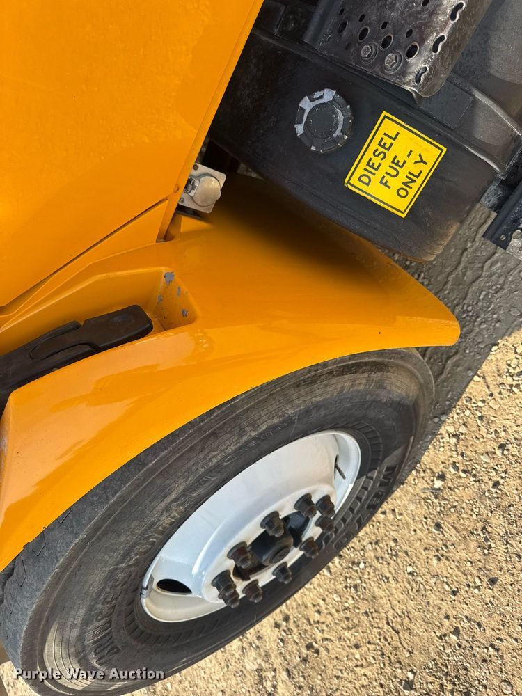 image for item DW3407 2006 International 4300 forestry bucket truck