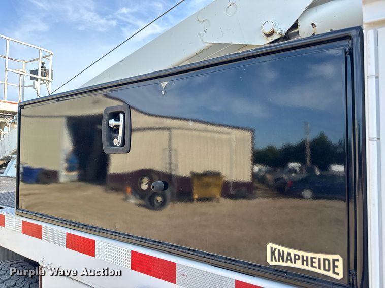 image for item DW3407 2006 International 4300 forestry bucket truck