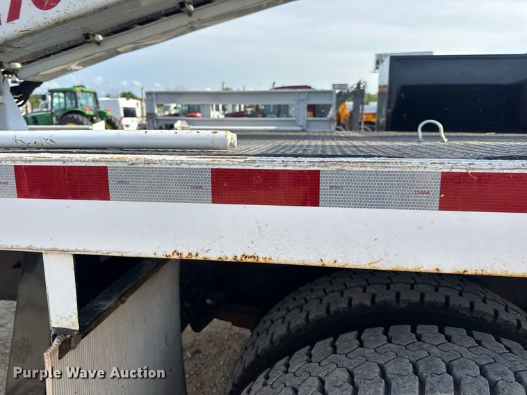 image for item DW3407 2006 International 4300 forestry bucket truck