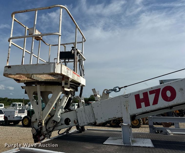 image for item DW3407 2006 International 4300 forestry bucket truck