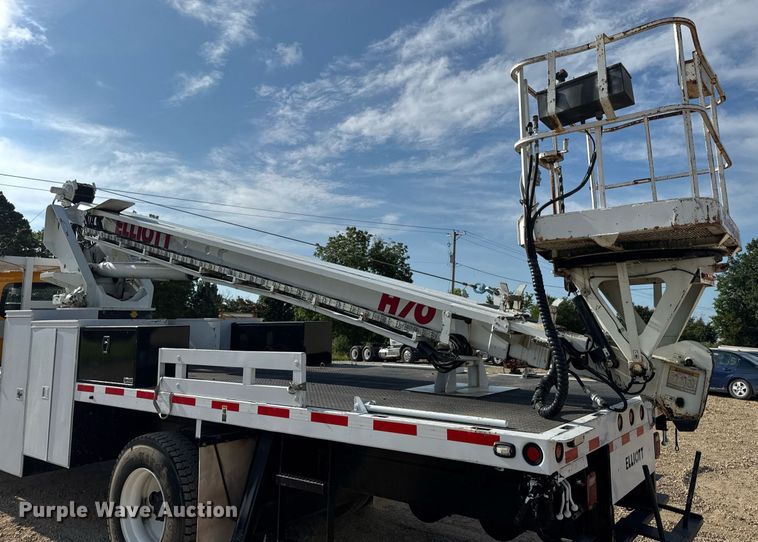 image for item DW3407 2006 International 4300 forestry bucket truck