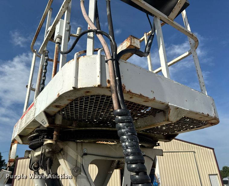 image for item DW3407 2006 International 4300 forestry bucket truck