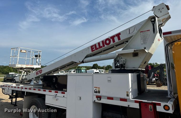 image for item DW3407 2006 International 4300 forestry bucket truck