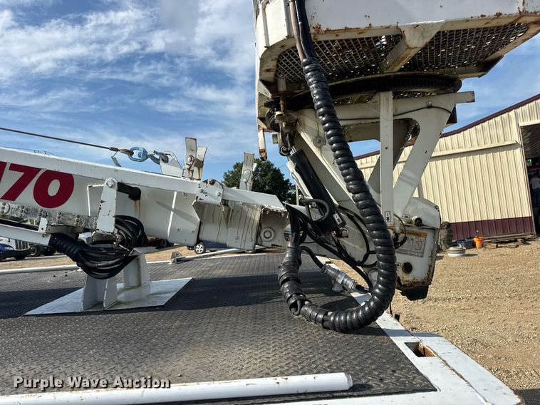 image for item DW3407 2006 International 4300 forestry bucket truck