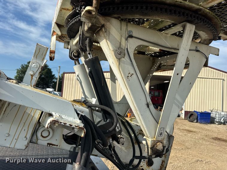 image for item DW3407 2006 International 4300 forestry bucket truck