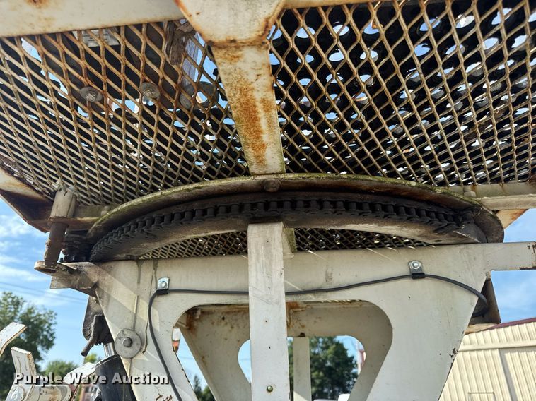 image for item DW3407 2006 International 4300 forestry bucket truck