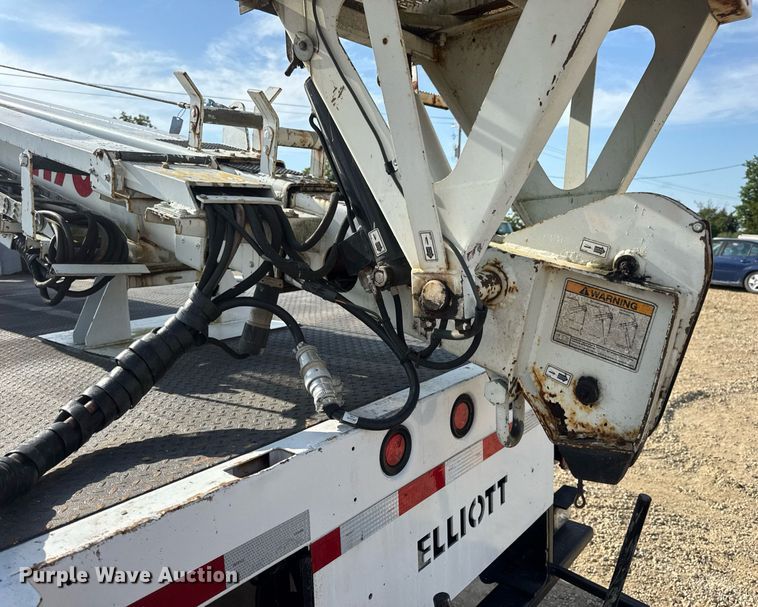 image for item DW3407 2006 International 4300 forestry bucket truck