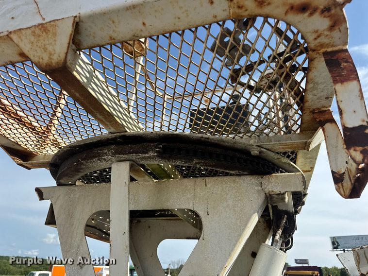 image for item DW3407 2006 International 4300 forestry bucket truck