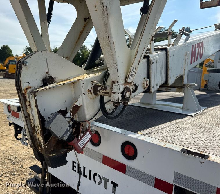 image for item DW3407 2006 International 4300 forestry bucket truck