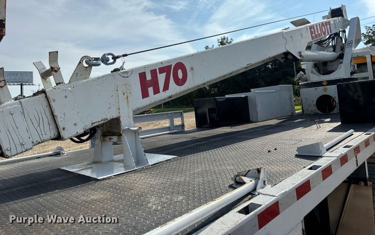 image for item DW3407 2006 International 4300 forestry bucket truck