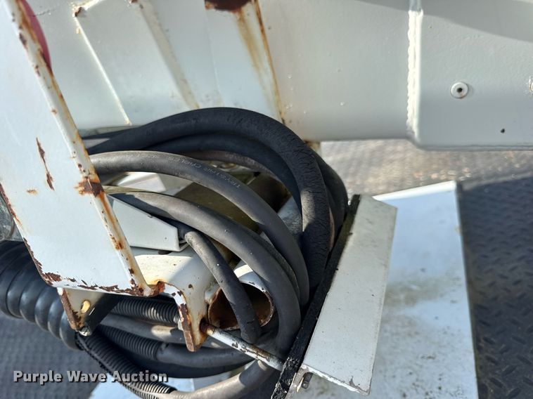 image for item DW3407 2006 International 4300 forestry bucket truck