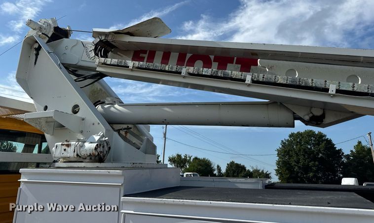 image for item DW3407 2006 International 4300 forestry bucket truck