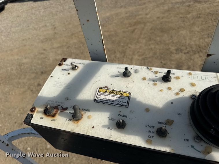 image for item DW3407 2006 International 4300 forestry bucket truck