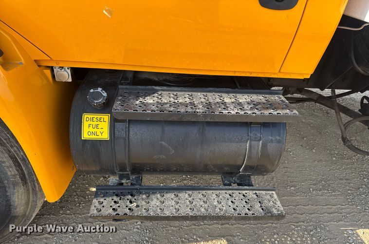 image for item DW3407 2006 International 4300 forestry bucket truck