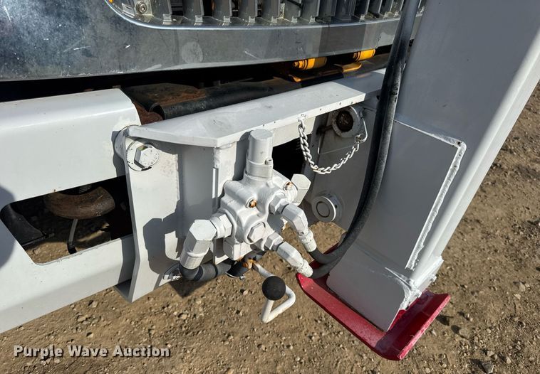 image for item DW3407 2006 International 4300 forestry bucket truck