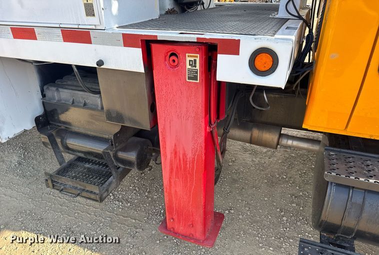 image for item DW3407 2006 International 4300 forestry bucket truck