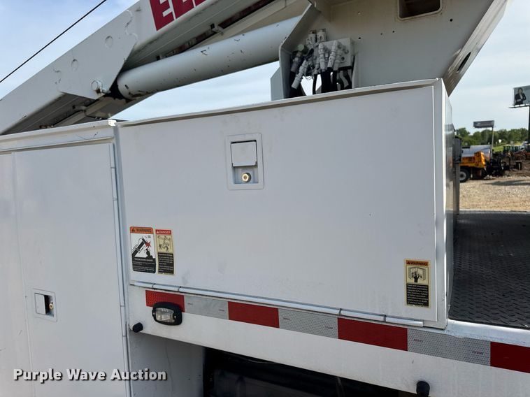 image for item DW3407 2006 International 4300 forestry bucket truck