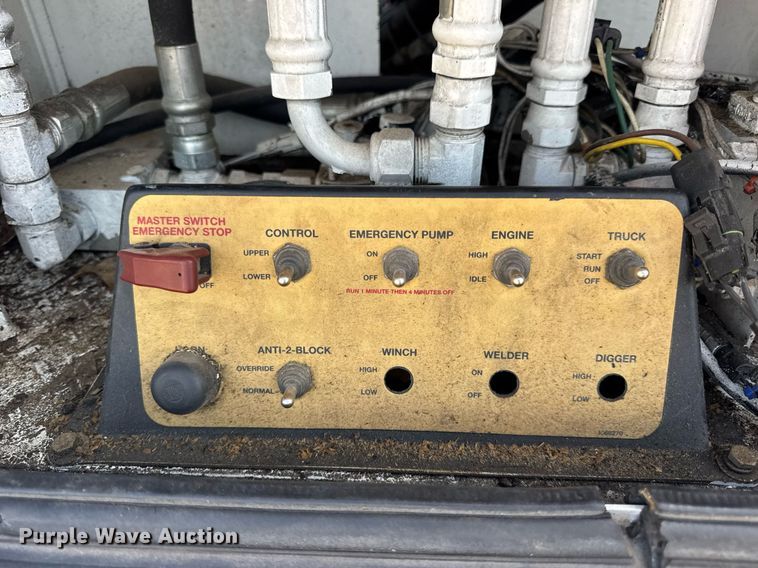 image for item DW3407 2006 International 4300 forestry bucket truck