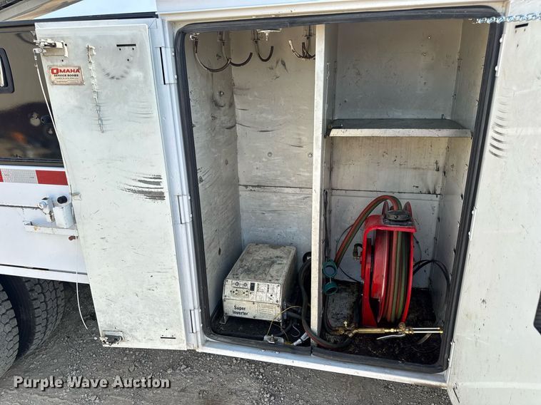 image for item DW3407 2006 International 4300 forestry bucket truck