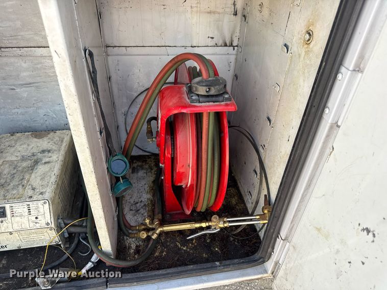 image for item DW3407 2006 International 4300 forestry bucket truck