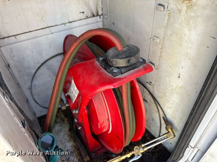 image for item DW3407 2006 International 4300 forestry bucket truck