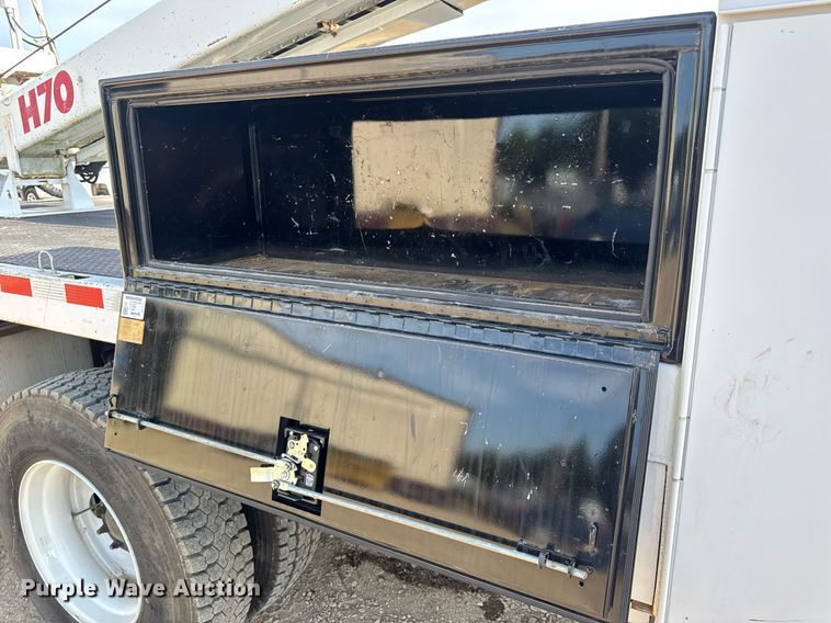 image for item DW3407 2006 International 4300 forestry bucket truck