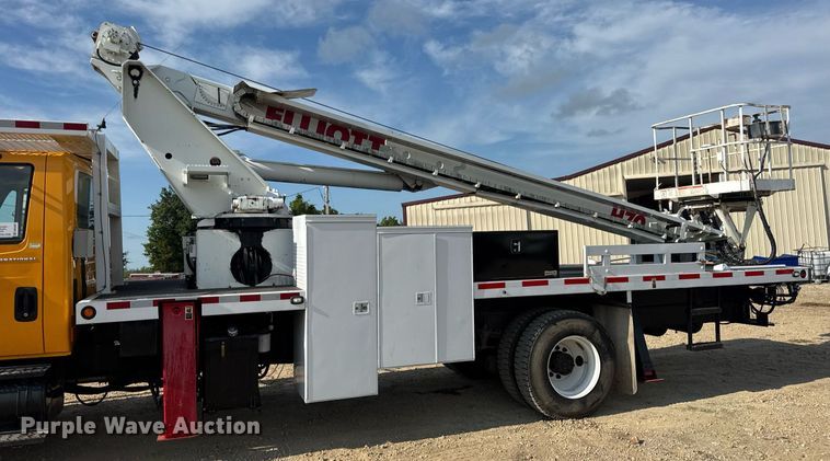 image for item DW3407 2006 International 4300 forestry bucket truck
