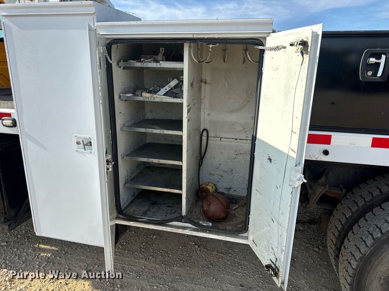 image for item DW3407 2006 International 4300 forestry bucket truck